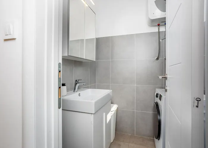 Larus On Island Krk For 6 People With Sea View & Only 500 M From The Sea * Malinska