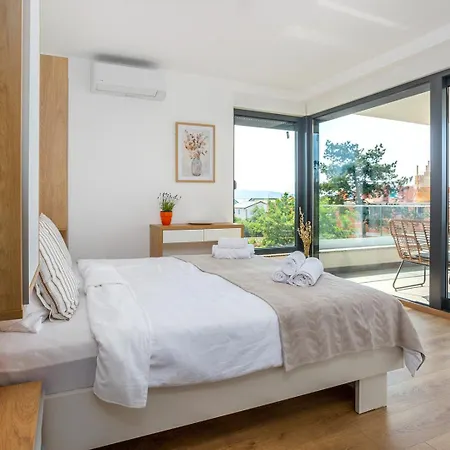빌라 Larus On Island Krk For 6 People With Sea View & Only 500 M From The Sea