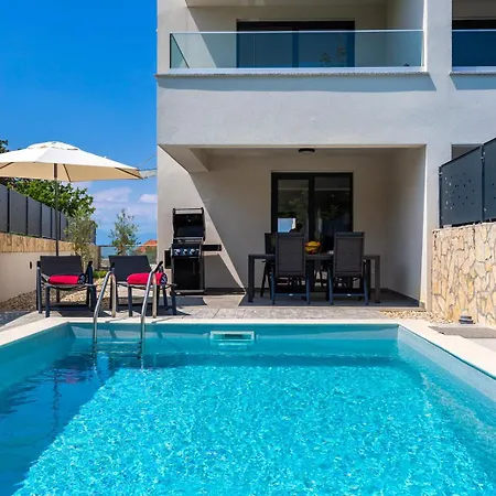 Larus On Island Krk For 6 People With Sea View & Only 500 M From The Sea 빌라