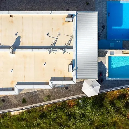 빌라 Larus On Island Krk For 6 People With Sea View & Only 500 M From The Sea