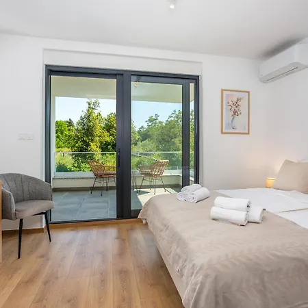 Villa Larus On Island Krk For 6 People With Sea View & Only 500 M From The Sea Malinska