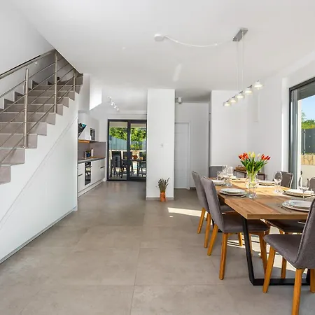 Larus On Island Krk For 6 People With Sea View & Only 500 M From The Sea Villa