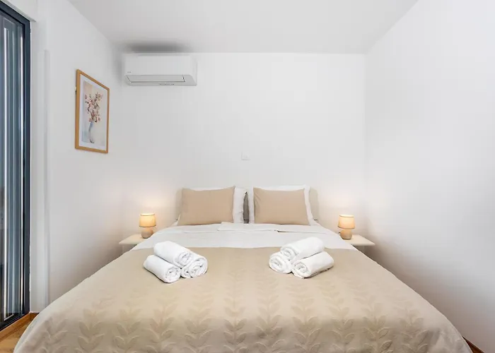 Larus On Island Krk For 6 People With Sea View & Only 500 M From The Sea Malinska