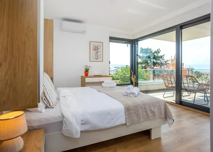 Villa Larus On Island Krk For 6 People With Sea View & Only 500 M From The Sea