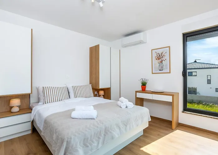 Larus On Island Krk For 6 People With Sea View & Only 500 M From The Sea Villa Malinska