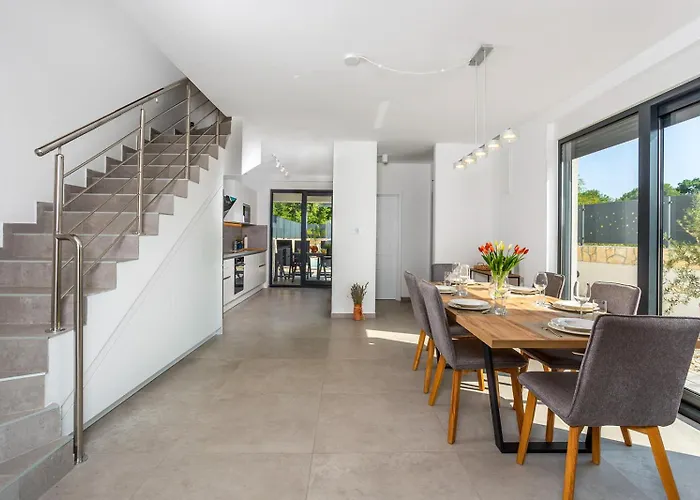 Larus On Island Krk For 6 People With Sea View & Only 500 M From The Sea Villa