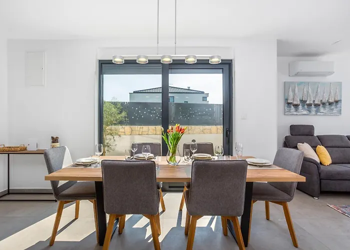 Larus On Island Krk For 6 People With Sea View & Only 500 M From The Sea Villa